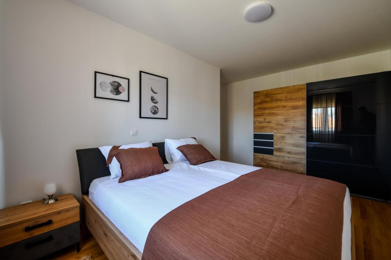Spacious Apartment Nero With Free Parking Zadar Exterior foto