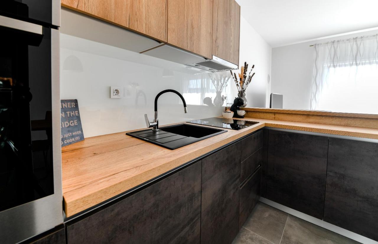 Spacious Apartment Nero With Free Parking Zadar Exterior foto