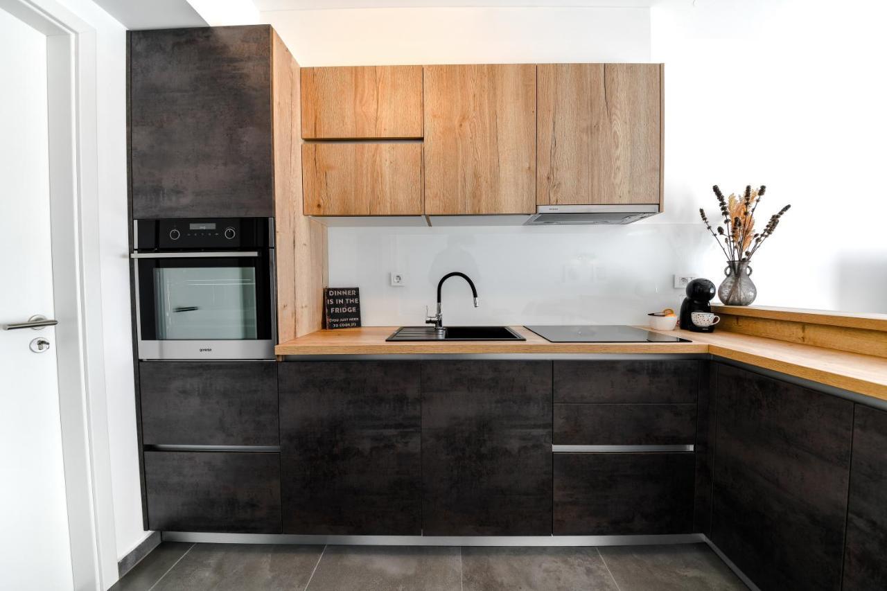 Spacious Apartment Nero With Free Parking Zadar Exterior foto